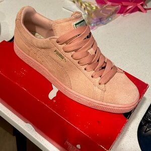 Pastel pink Puma size 6.5 (women)